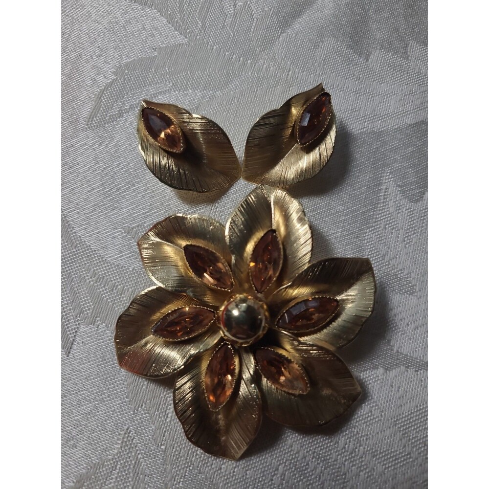 Whiting Davis Brooch And Matching Earrings Goldtone with Amber colored glass